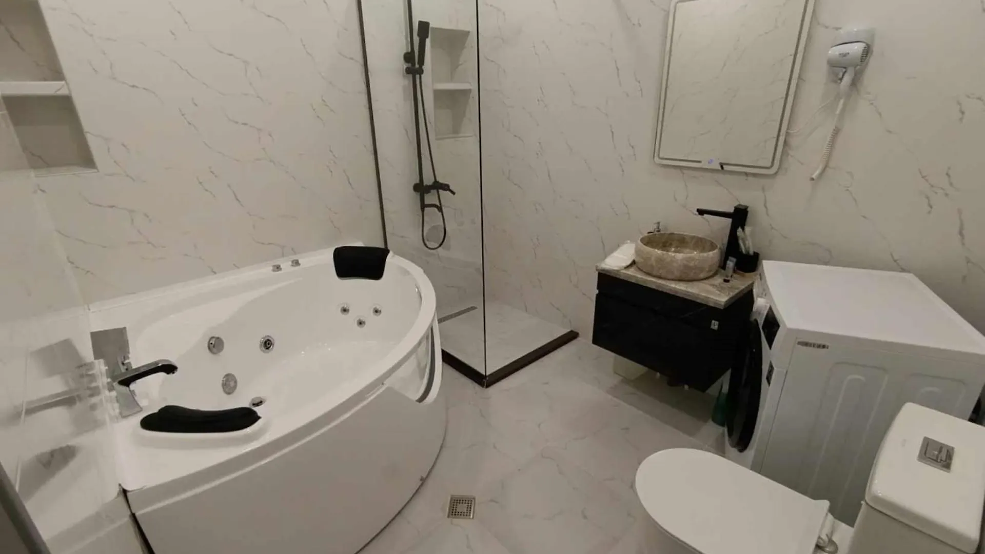Deluxe Rooms And Apartments Near Metro Tbilisi