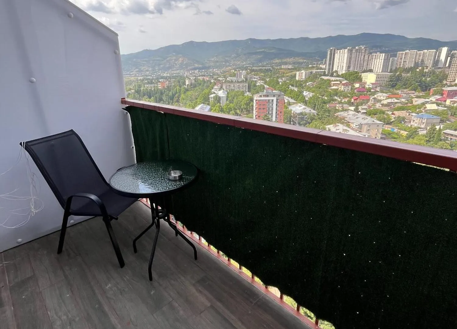 Deluxe Rooms And Apartments Near Metro Tbilisi